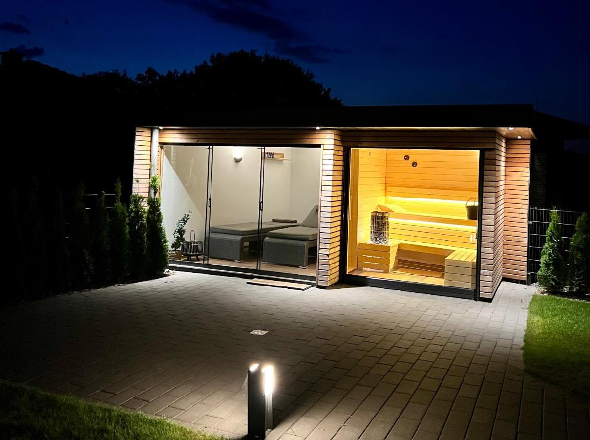 Schoenes Ferienhaus Mit Sauna Am Harkebruegger See In Der Naehe Von Oldenburg Barssel  외부 사진